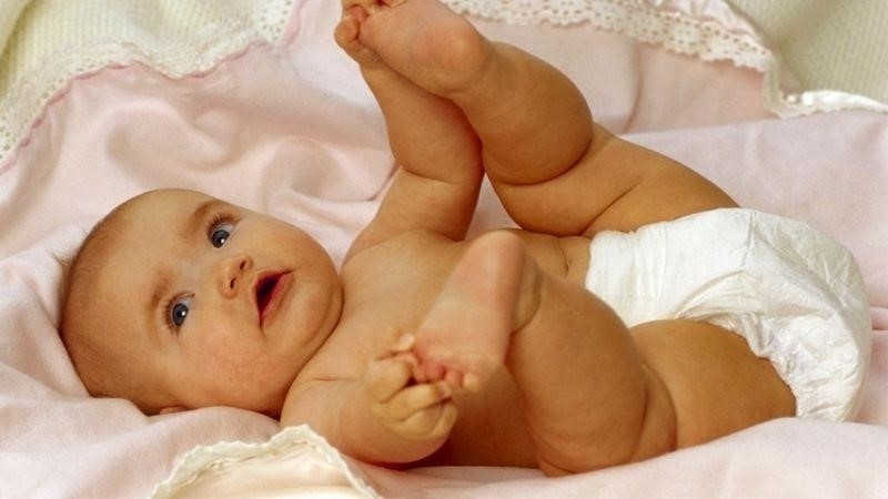 9 mẹo chăm sóc trẻ sơ sinh bị vàng da